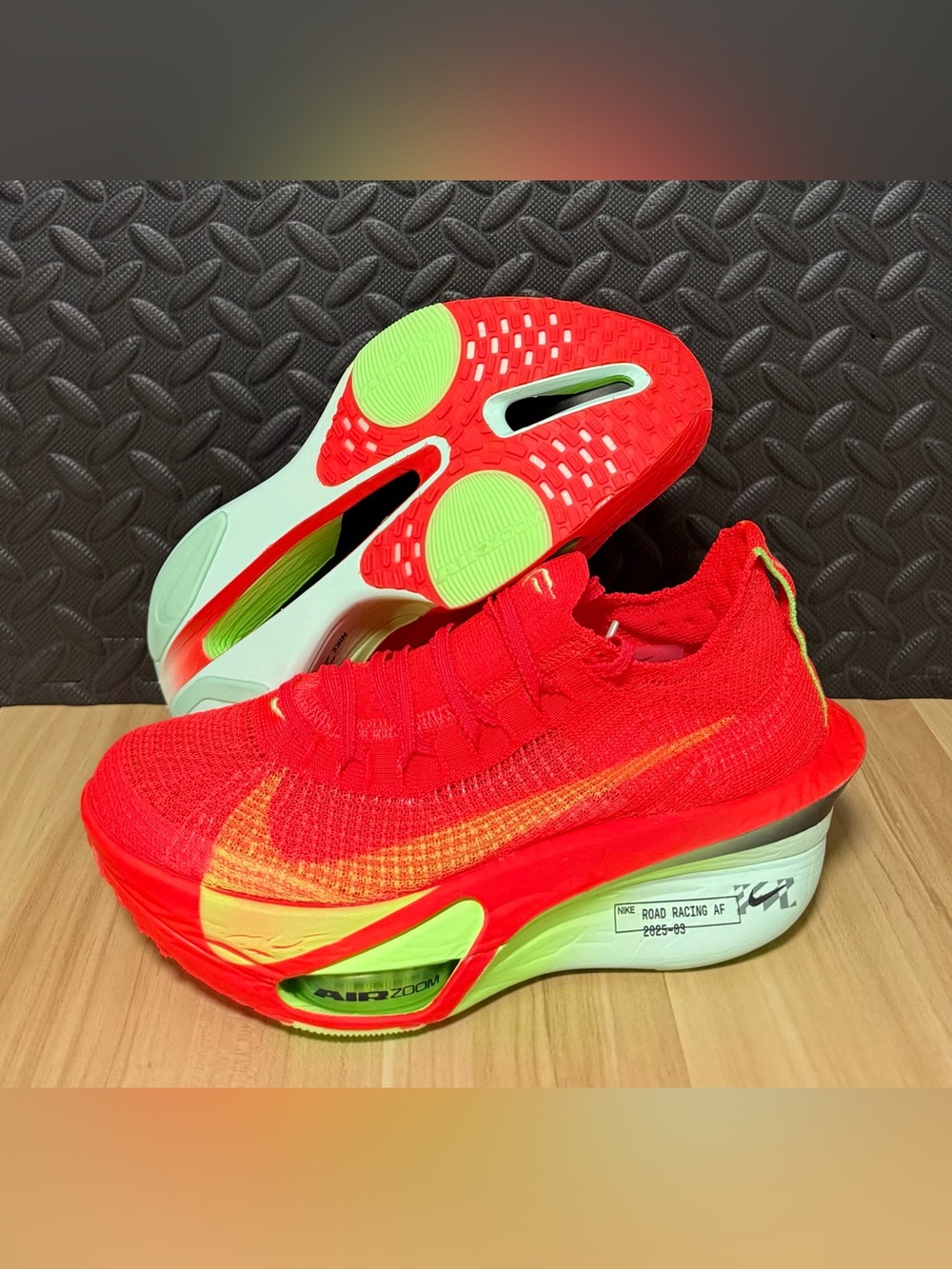 Nike Air Zoom Alphafly NEXT% 3 Bright Crimson FD8311-600 Mens Size 6.5 Womens 8